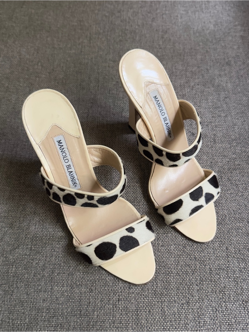 Vintage Manolo Blahnik pony hair & patent leather Dalmatian heels - Picture 2 of 9